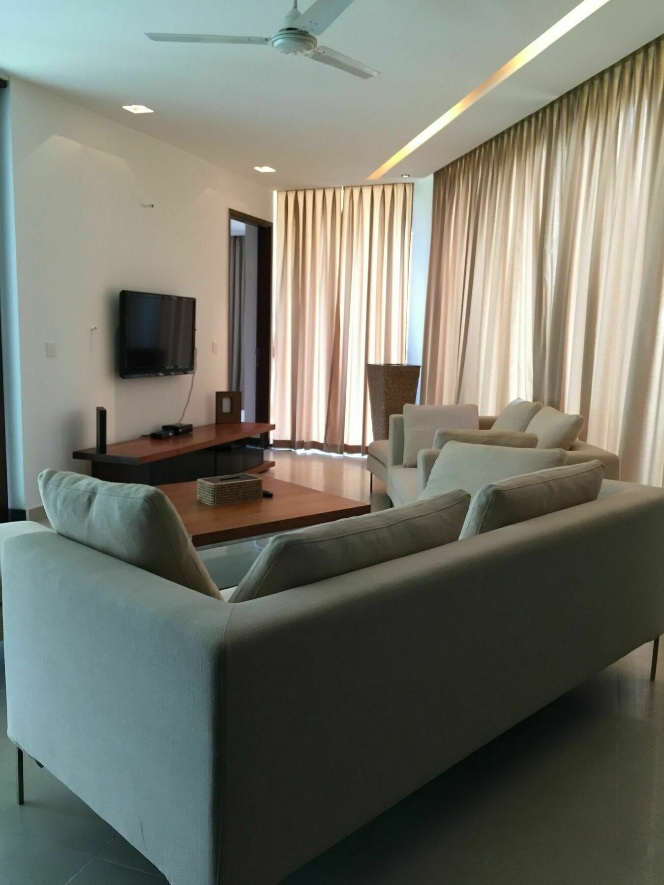 Calem Grove Hotel Кандолим Екстериор снимка