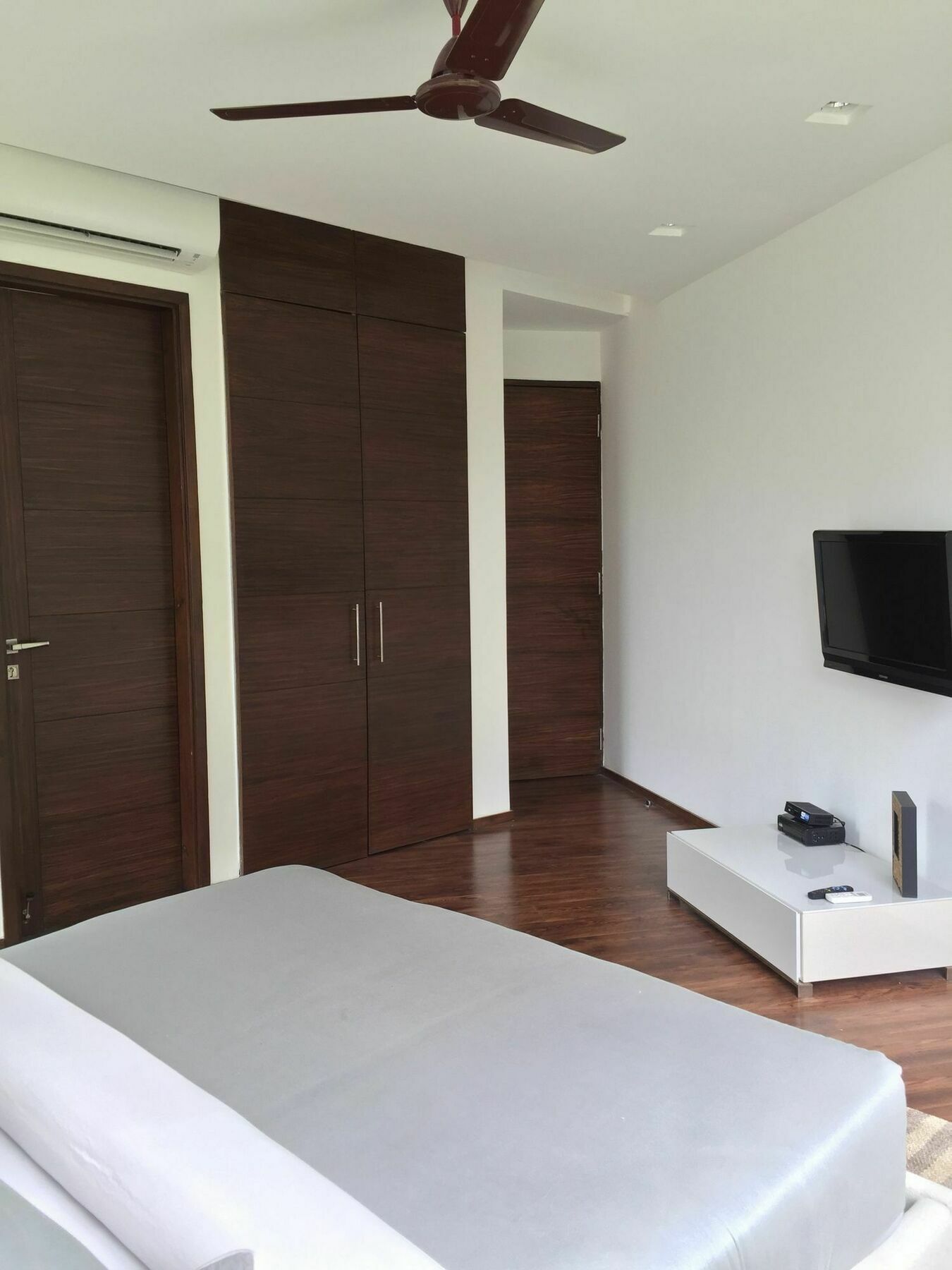 Calem Grove Hotel Кандолим Екстериор снимка