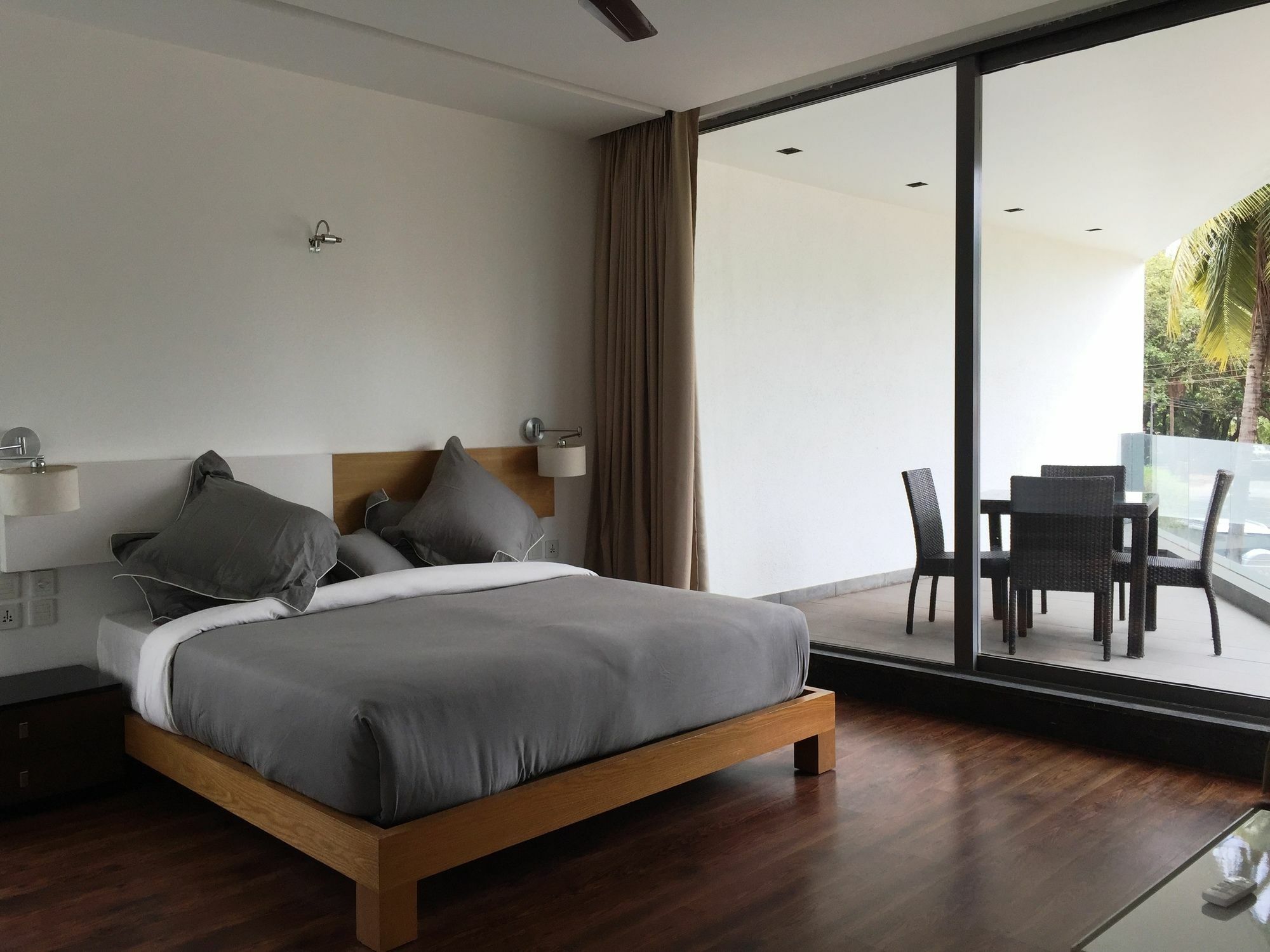 Calem Grove Hotel Кандолим Екстериор снимка